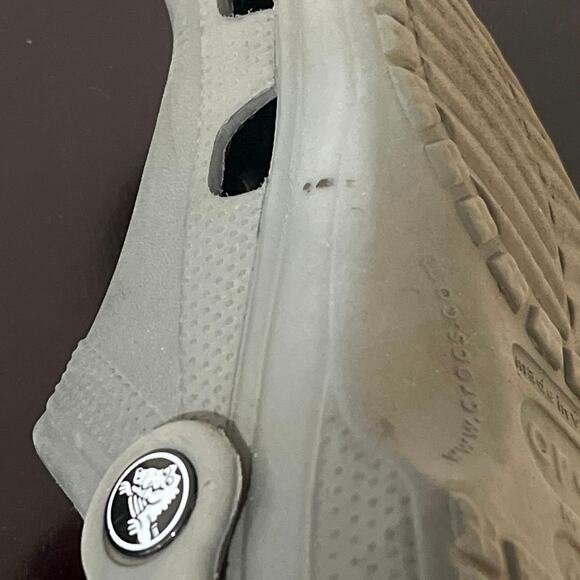 Crocs Classic Clogs Grey Size 4 Men/6 Womens - Picture 4 of 5